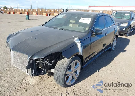 2013 Mercedes-Benz E 350 4Matic z USA, uszkodzony, nr VIN WDDHF8JBXDA670967